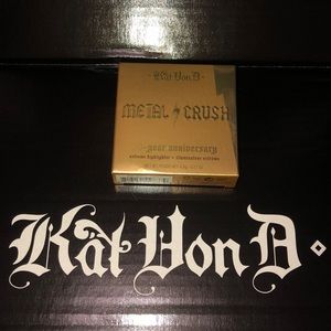 Kat Von D 10 year anniversary extreme highlighter
